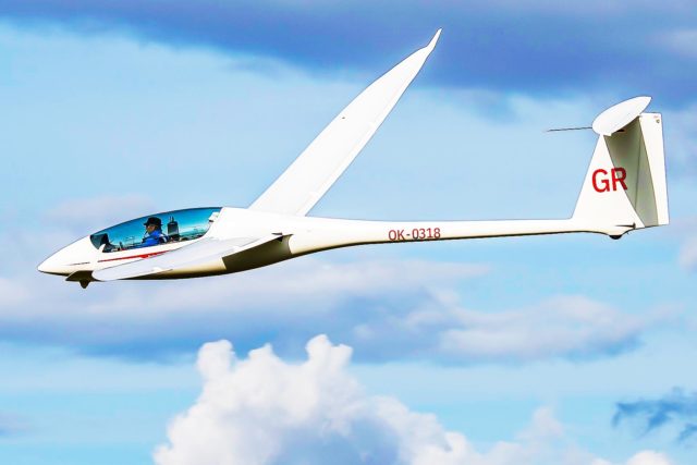 twin-shark-jet-rent-glider